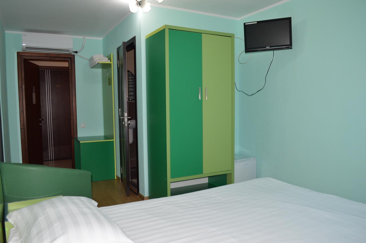 Hotel Martisorul Cacica Exterior photo